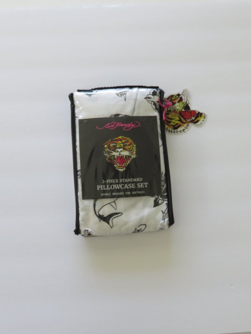 (#101) Ed Hardy 2-Piece Pillowcase Set Logo print, Standard